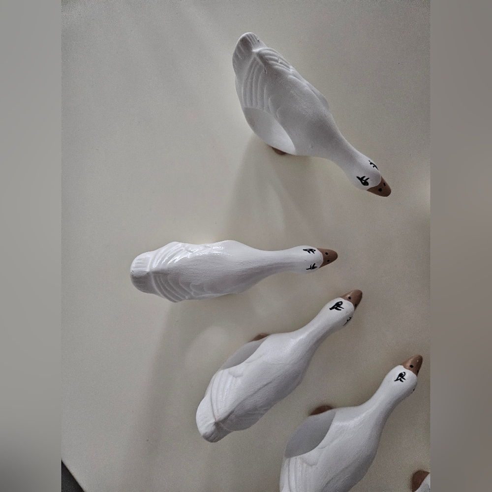 White Hand Painted Ceramic Goose Napkin Rings x 7 - Picture 3 of 11